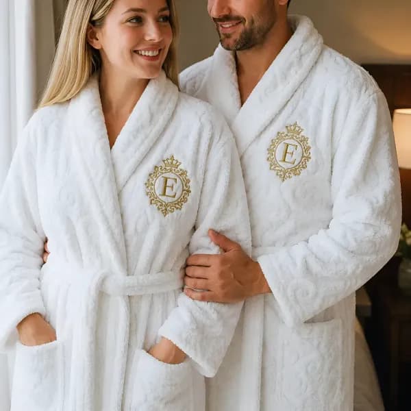 Kit 2 Roupões Casal Luxo Bordado Noivos Padrinhos Presente